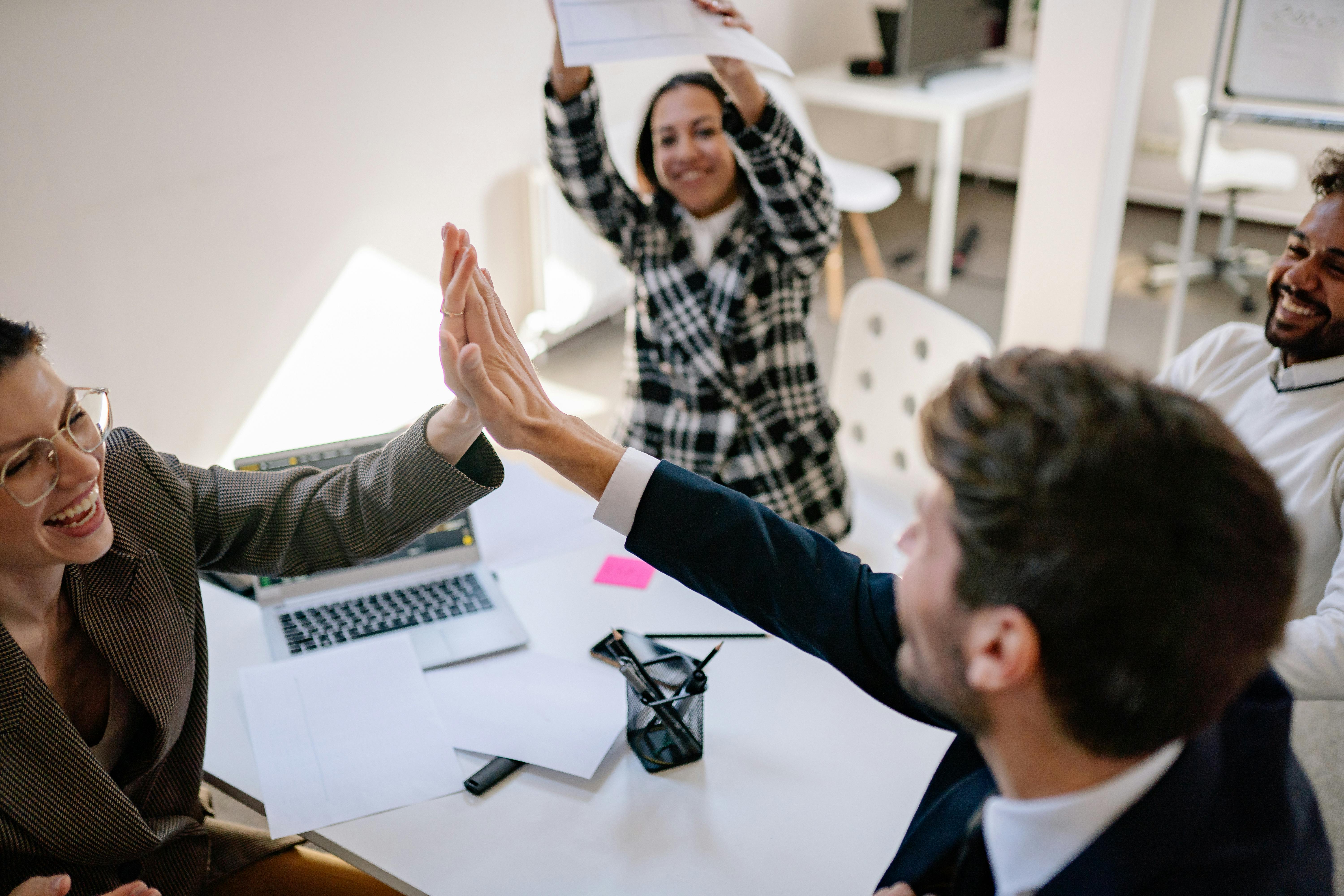 Unlocking Professional Success on Cleset: Connect, Share, and Innovate
